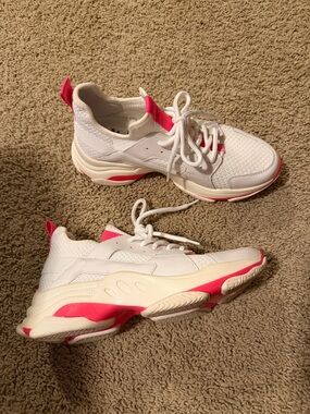 Women’s Chunky Lace-Up Sneakers in White and Pink